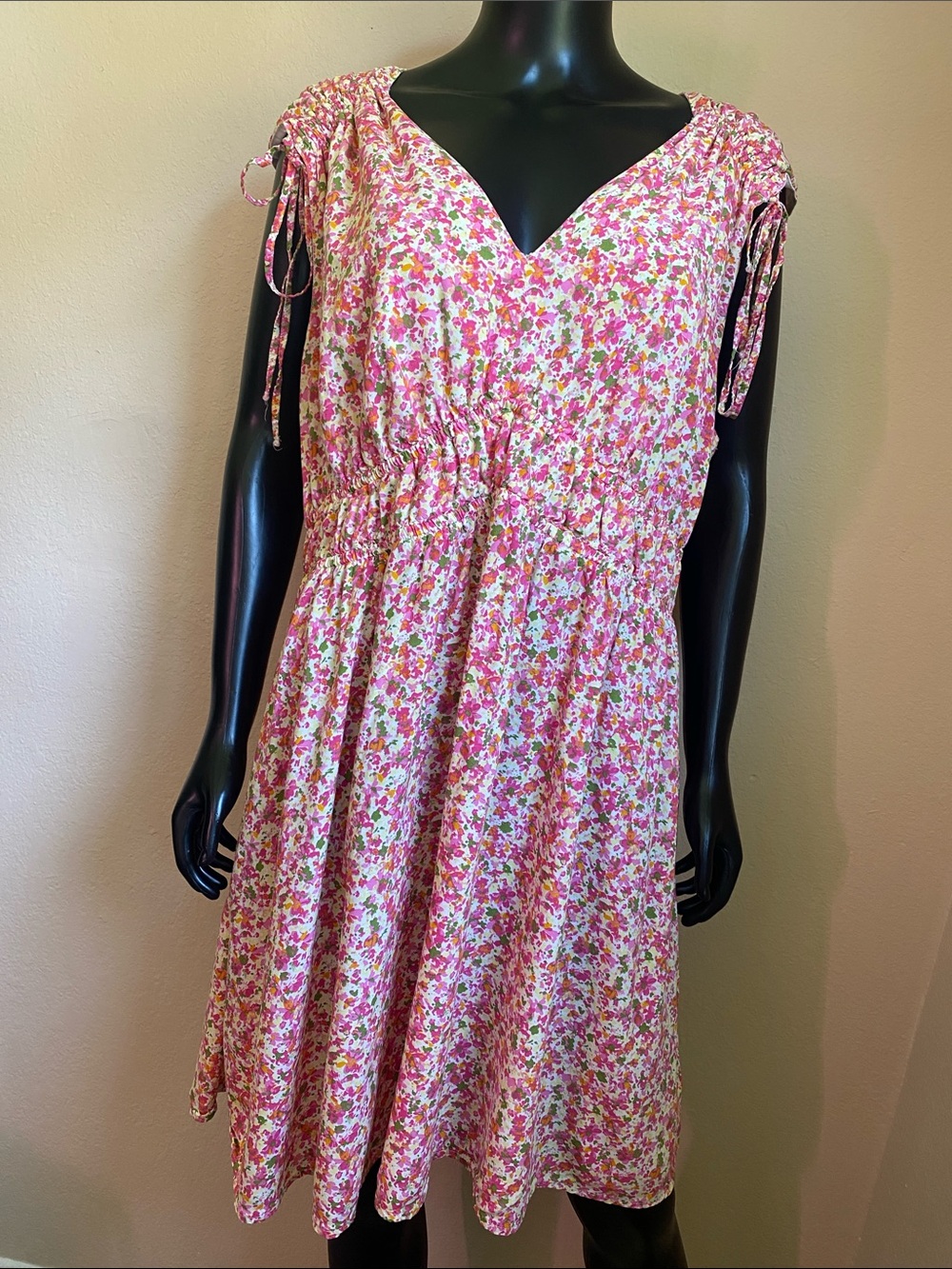 Time and Tru Pink Floral V-Neck Tie-Sleeve Sundress with Pockets!